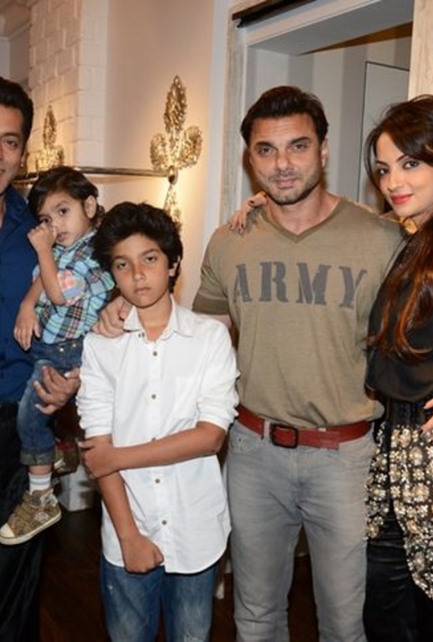 سلمان خان واسرته