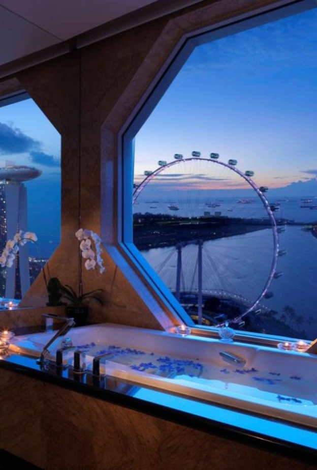 من داخل ذا ريتز كارلتون