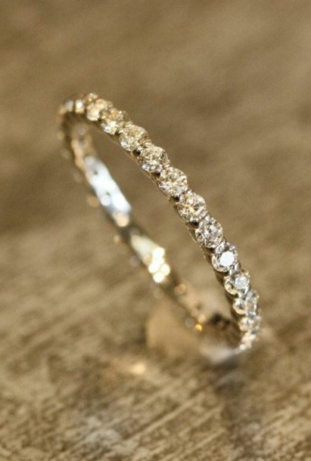 اختاري دبلة الخطوبة التي تناسب يدك