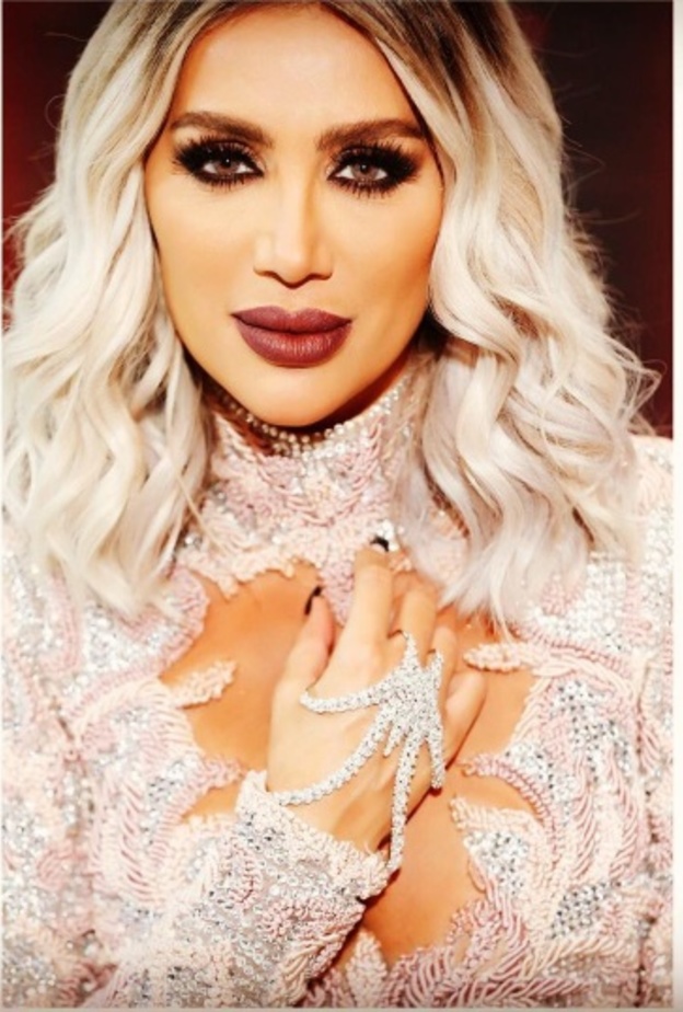 فساتين مايا دياب