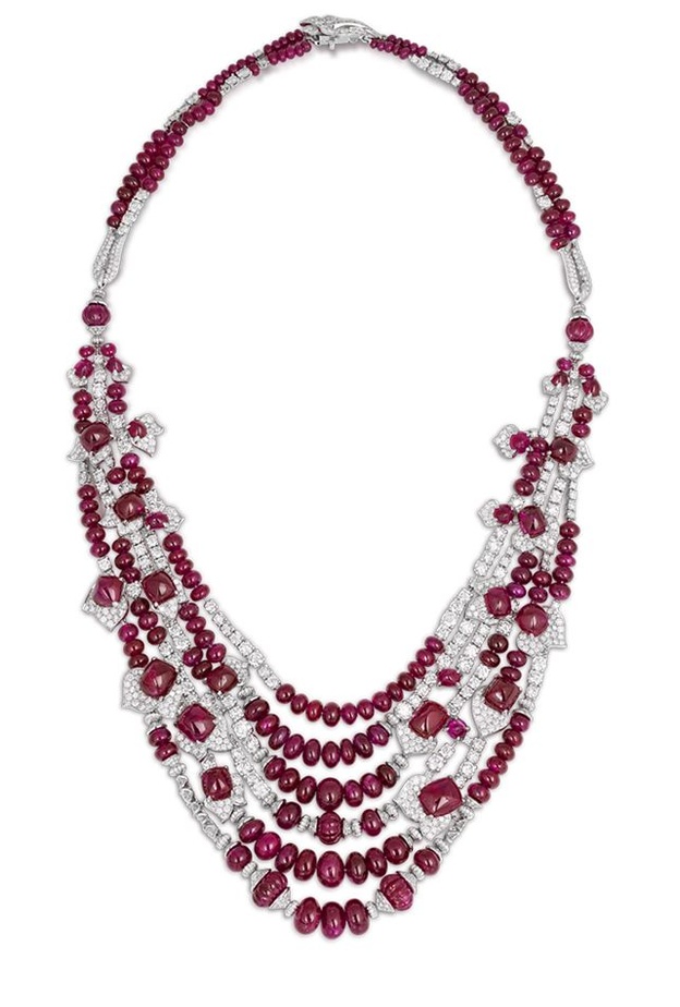 قلادة ديفيد موريس بالياقوت الأحمر والماس