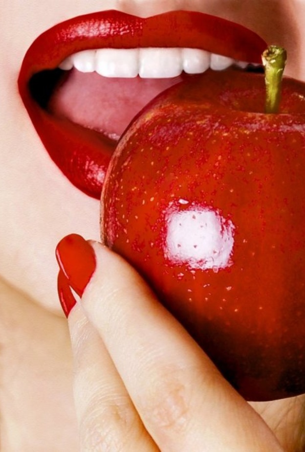 تناول قليل من اللوز النيئ يمنع عدم الإفراط في الطعام أثناء الرجيم