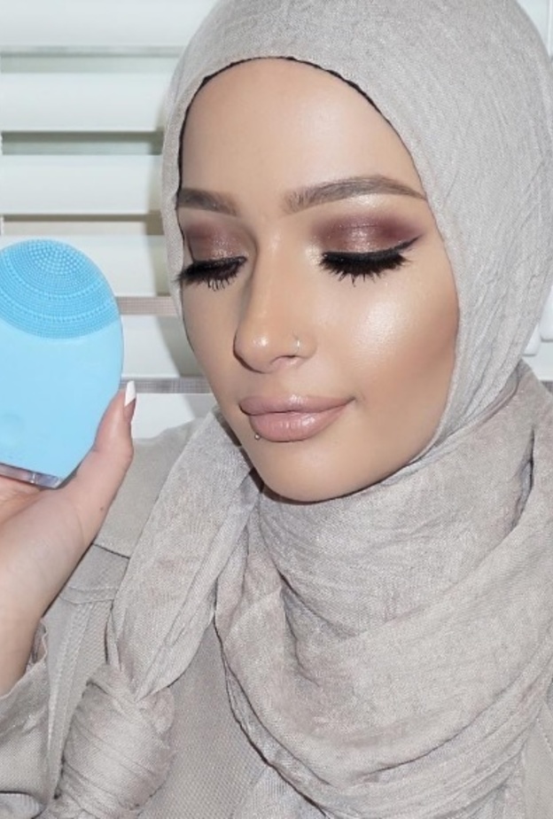 مكياج متألق من نورا عافية