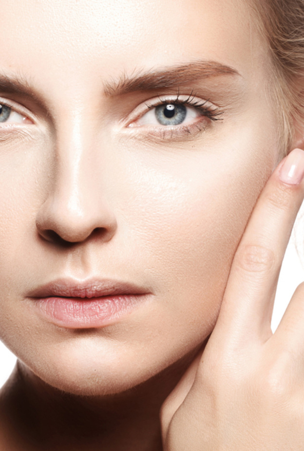 ارسمي حواجبك الرفيعة باحترافية