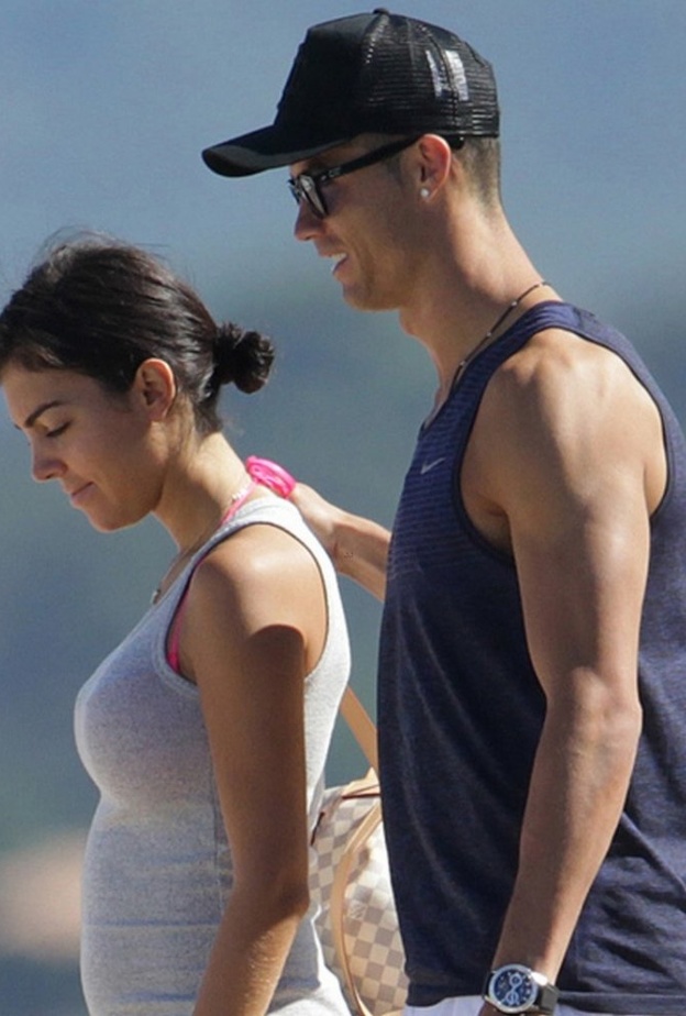 علاقة كريستيانو رونالدو و جورجينا رودريجيز