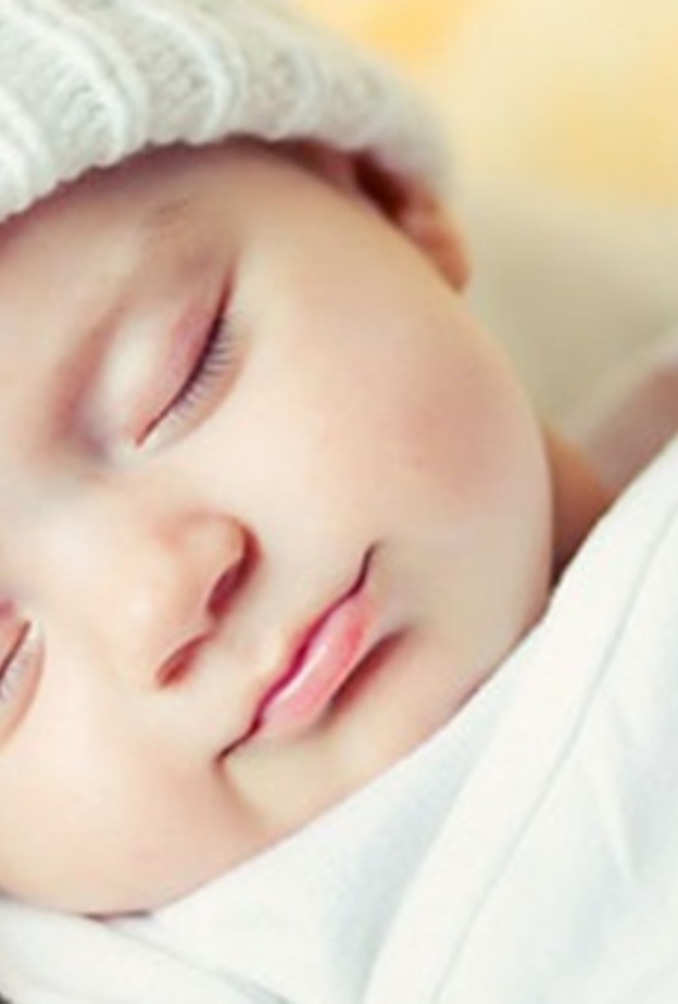 نصائح سريعة لاسعاف الطفل عند سقوطه على راسه من مكان مرتفع 