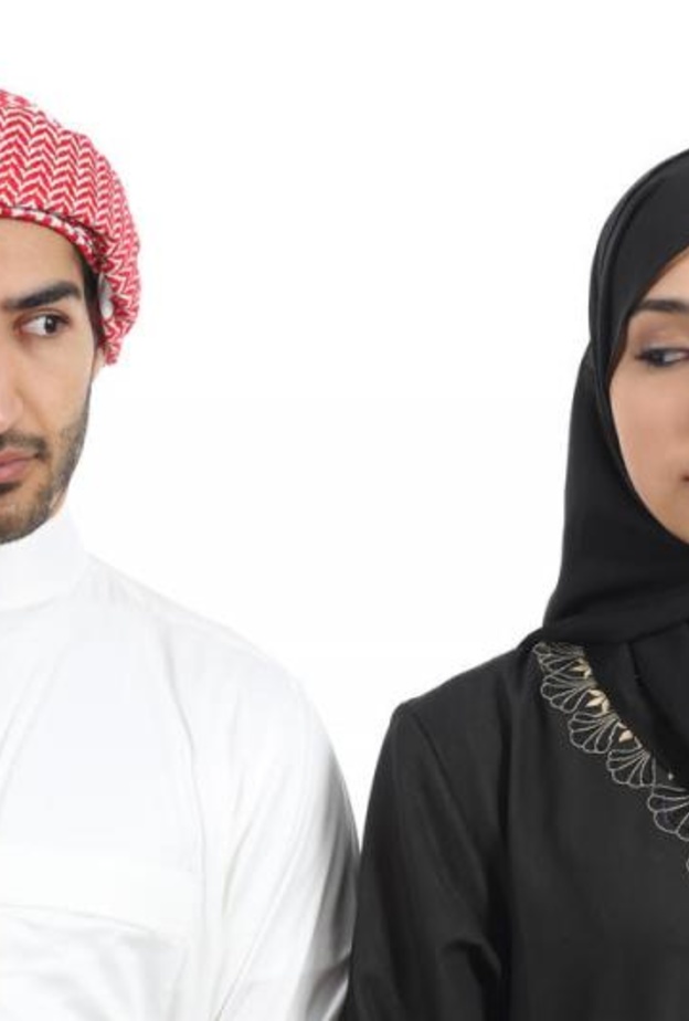 قانوني سعودي ينصح النساء