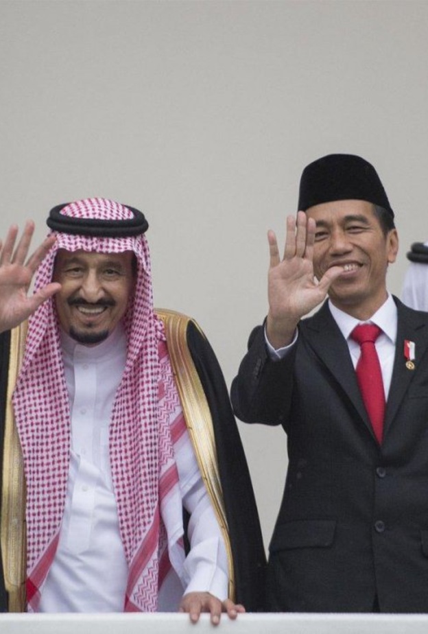 الملك سلمان اثناء سفرة لشرق اسيا في رحلته الاخيرة