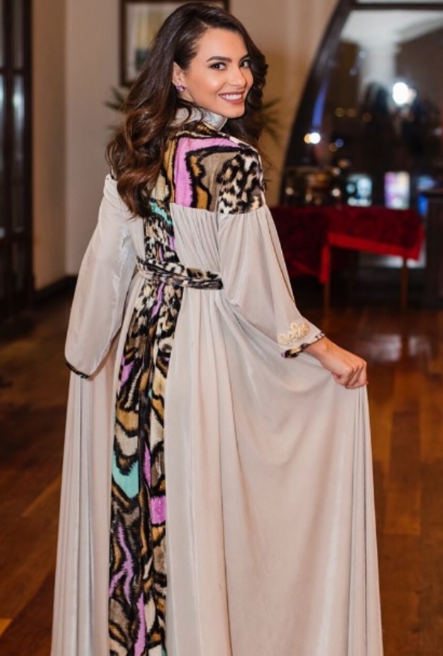 لاميتا فرنجية بفستان أسود مميز