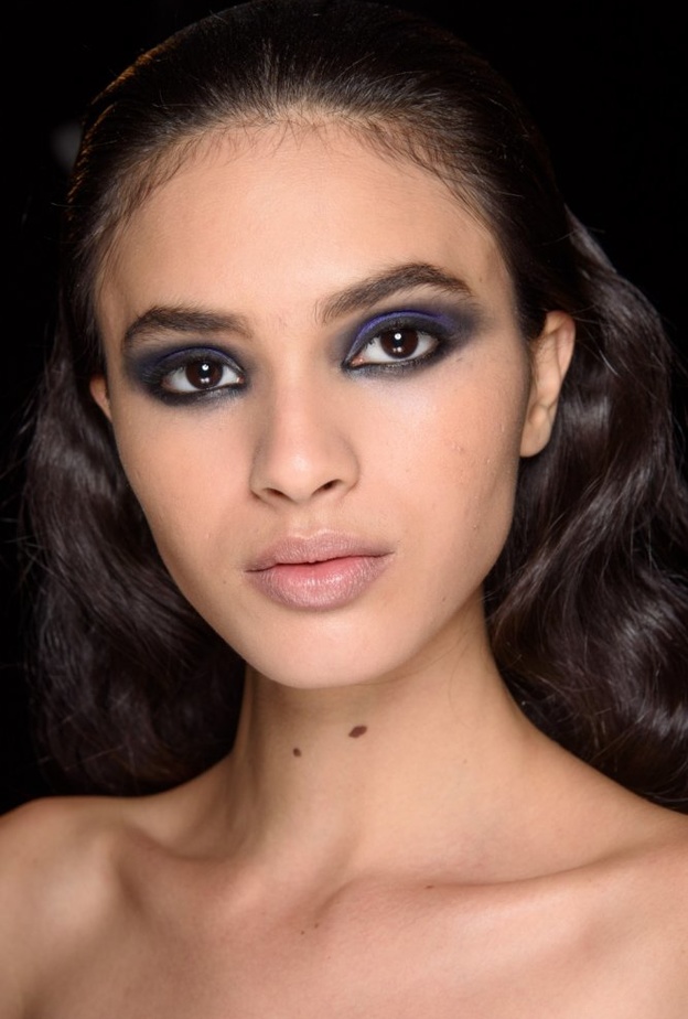 رسمات عيون سموكي وقوية