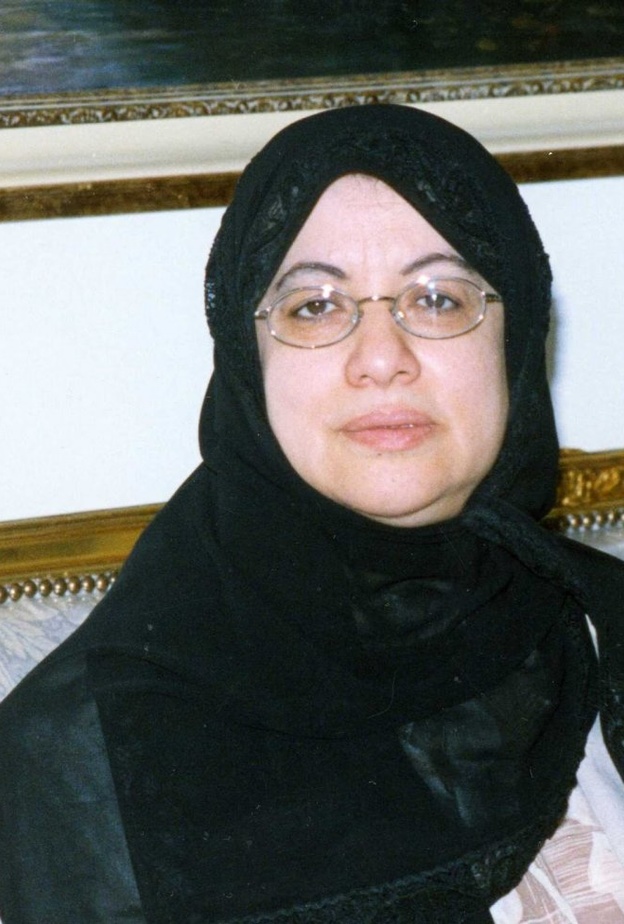 الدكتورة سهيلة زين العابدين حماد جائزة عن قطاع الدراسات والبحوث