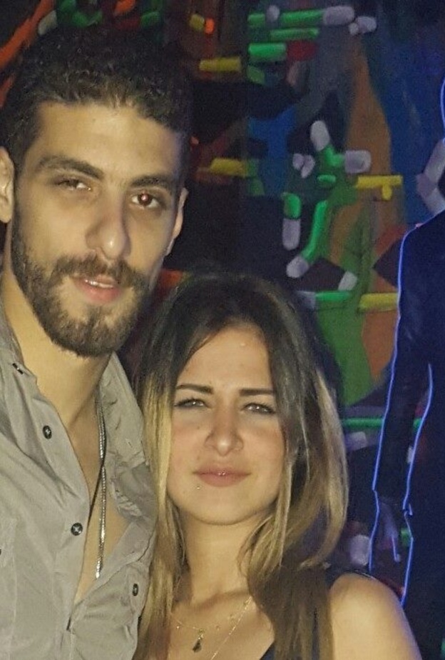 مقتل شاب أمام خطيبته في كافيه كيف