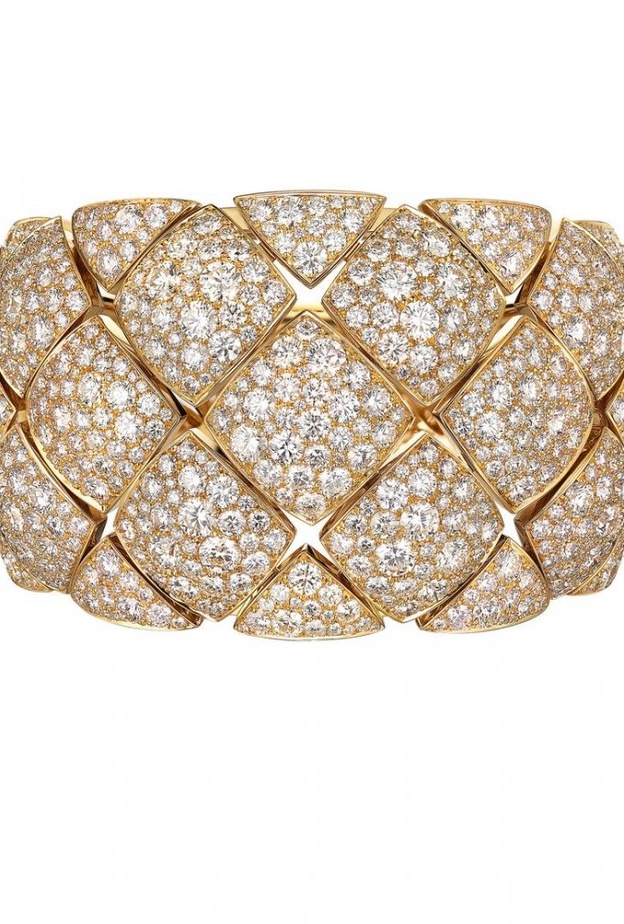 اسوارة شانيل مع الماس البرلنت