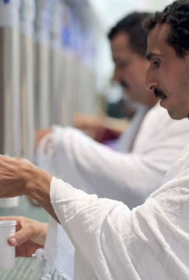 المظلات الشمسية مهمة أثناء أداء مناسك الحج