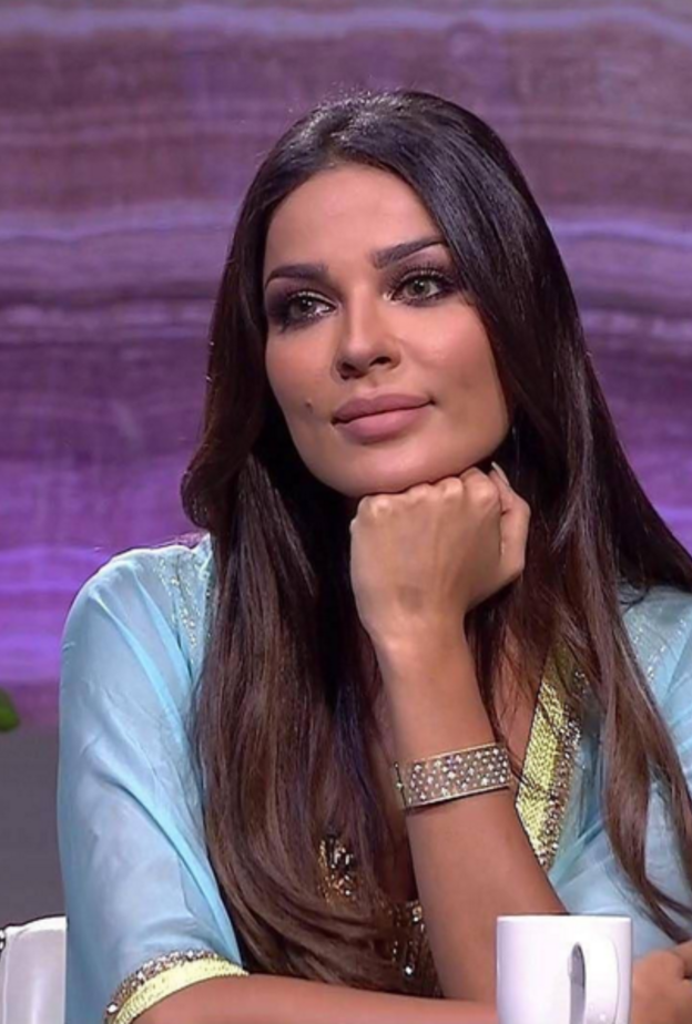 لمناسباتك الرمضانية استوحي اطلالة مميزة من نادين نسيب نجيم