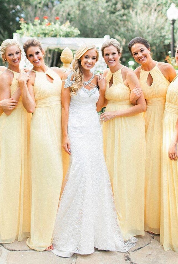 زينة مميزة لطاولات الزفاف باللونين الاصفر و الابيض