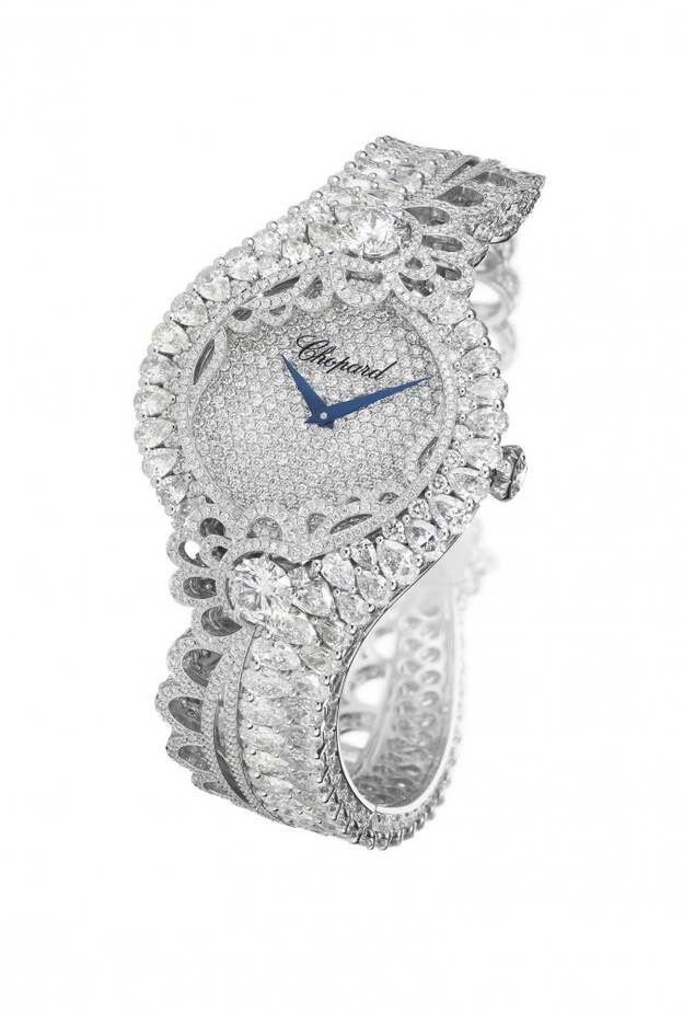 ساعة بولغاري من الذهب الأبيض والماس.