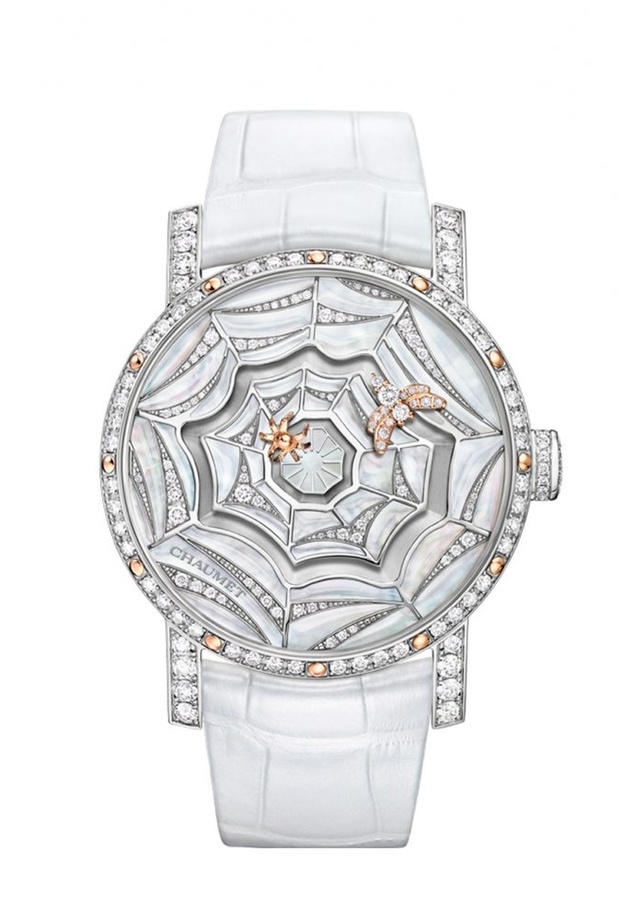 ساعة فان كليف آند آربلز من الذهب الأبيض والماس