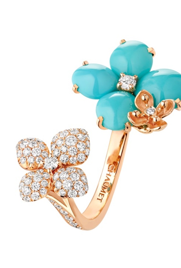 أقراط بولغاري من الذهب والفيروز والماس.