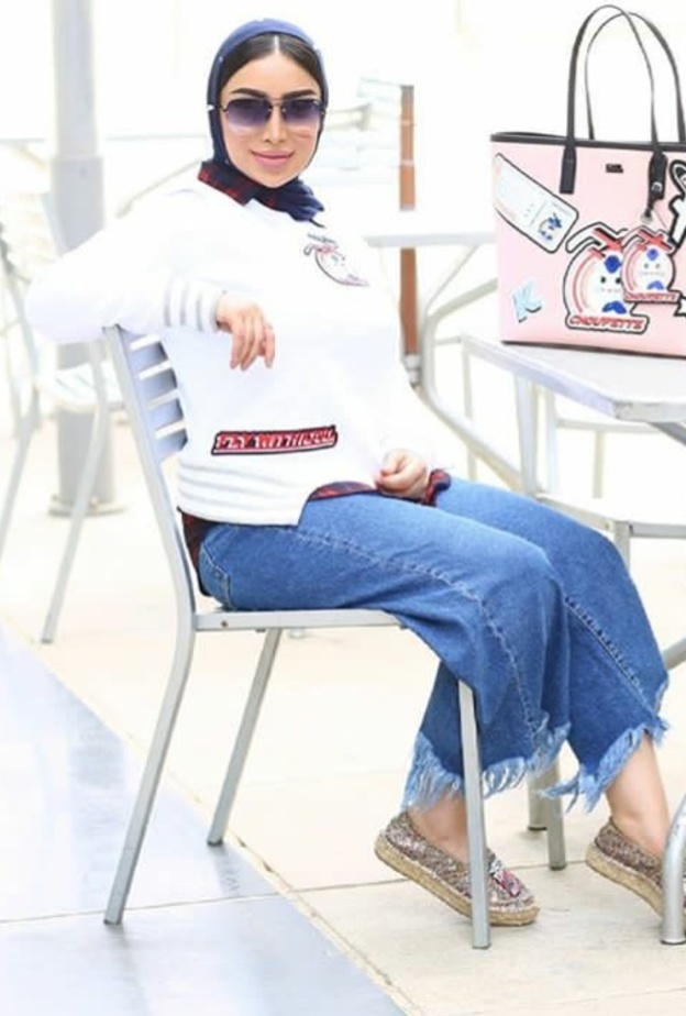 مرمر اختارت الأبيض والأزرق مع ألوان الصيف