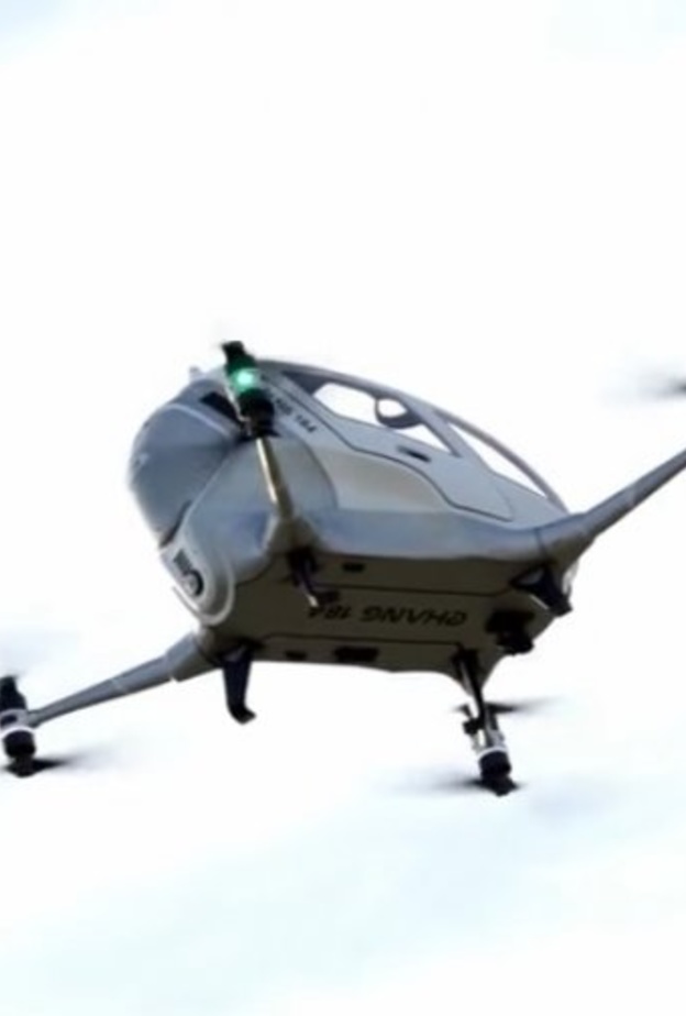 سيارة طائرة ذاتية التحكم في دبي