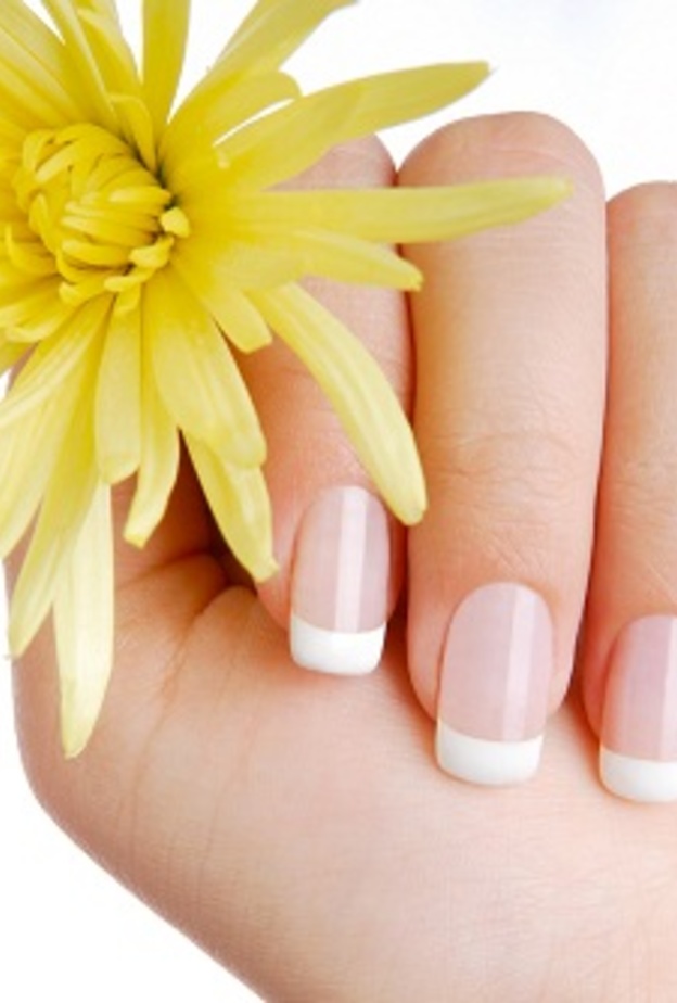 وصفات طبيعية لـ تقوية الاظافر المتعبة