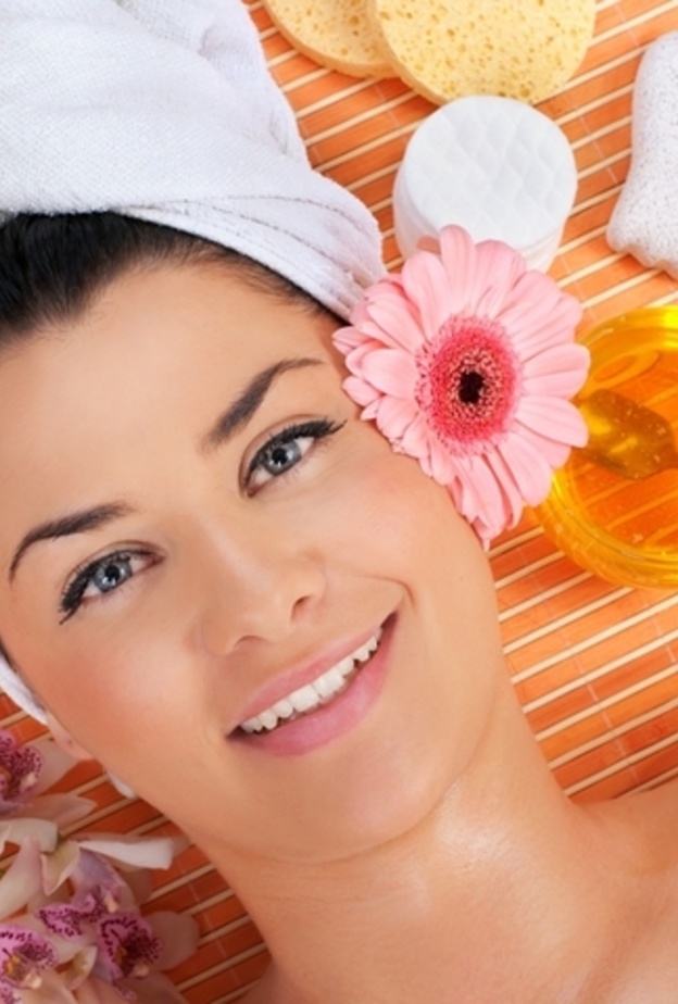 وصفات طبيعية للعناية بالبشرة الحساسة قبل الزفاف