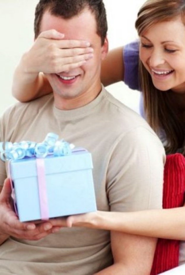 فاجئي عريسك بهدية مميزة في عيد ميلاده