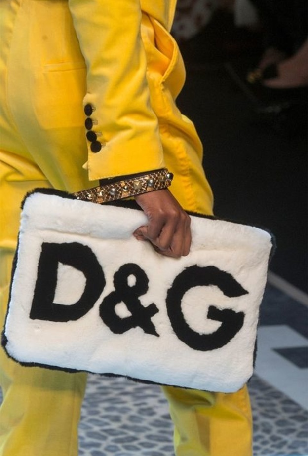 حقائب كلاتش ملفتة للنظر من شانيل Chanel