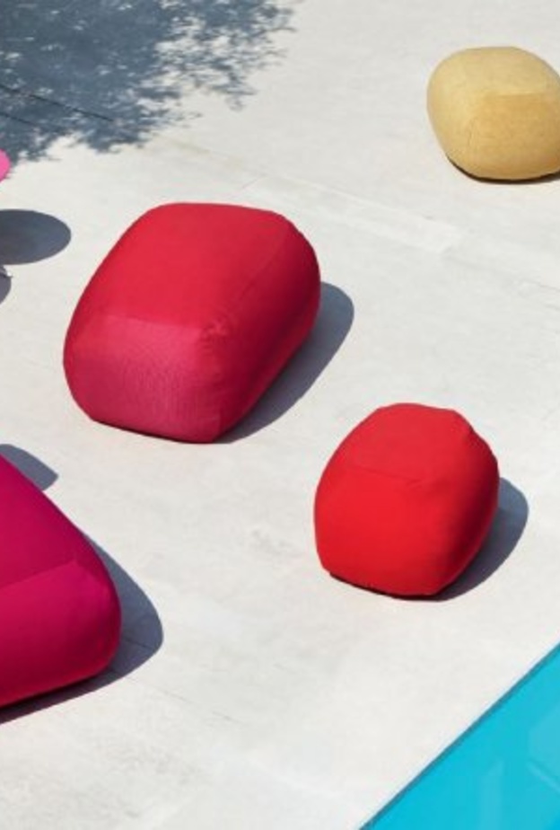 ديكورات مميزة و مكتملة للجلسات الخارجية حول المسبح