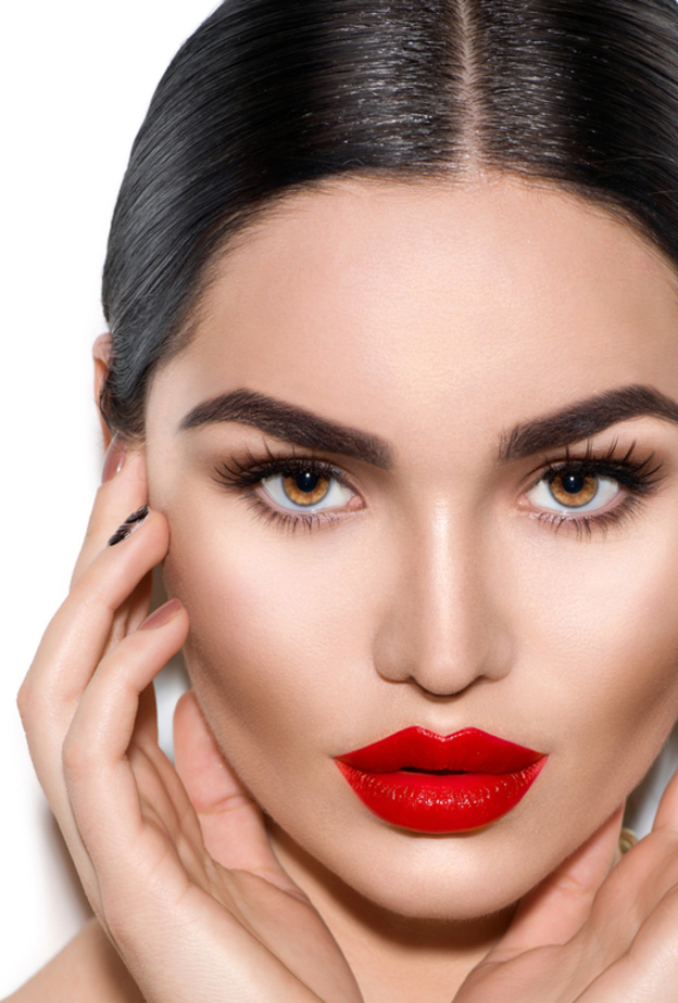 اجعلي عظمة الخد جذابة وبارزة