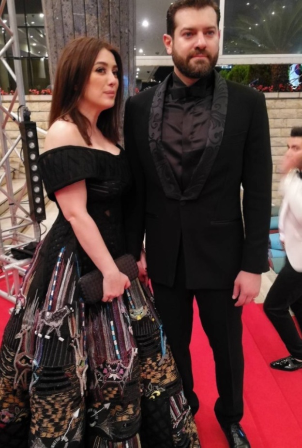 نادين نسيب نجيم وسيلين ديون بفستان أخضر براق مع الشق الأمامي من دار زهير مراد ‏Zuhair ‎Murad