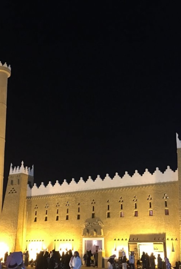 اقبال على اجنحة مدن المملكة في الجنادرية 