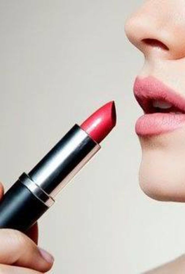تعرفي على صيحات أحمر الشفاه الجديدة