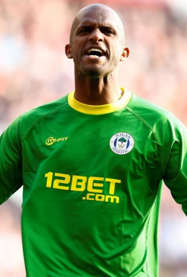 علي الحبسي من الملاعب الإنجليزية إلى السعودية