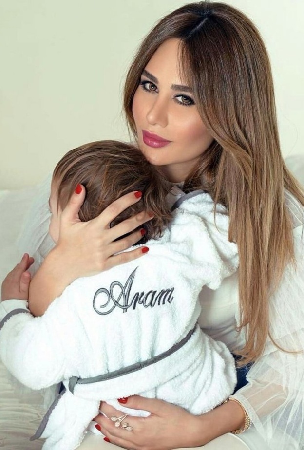 داليدا عياش وابنها