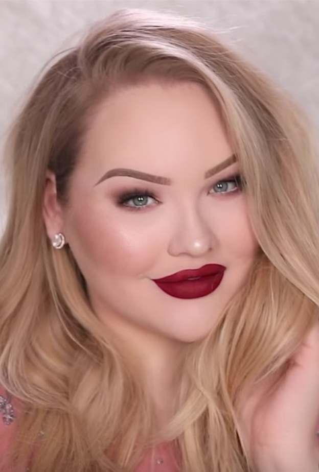 مكياج عيون ناعم للعيون المبطنة