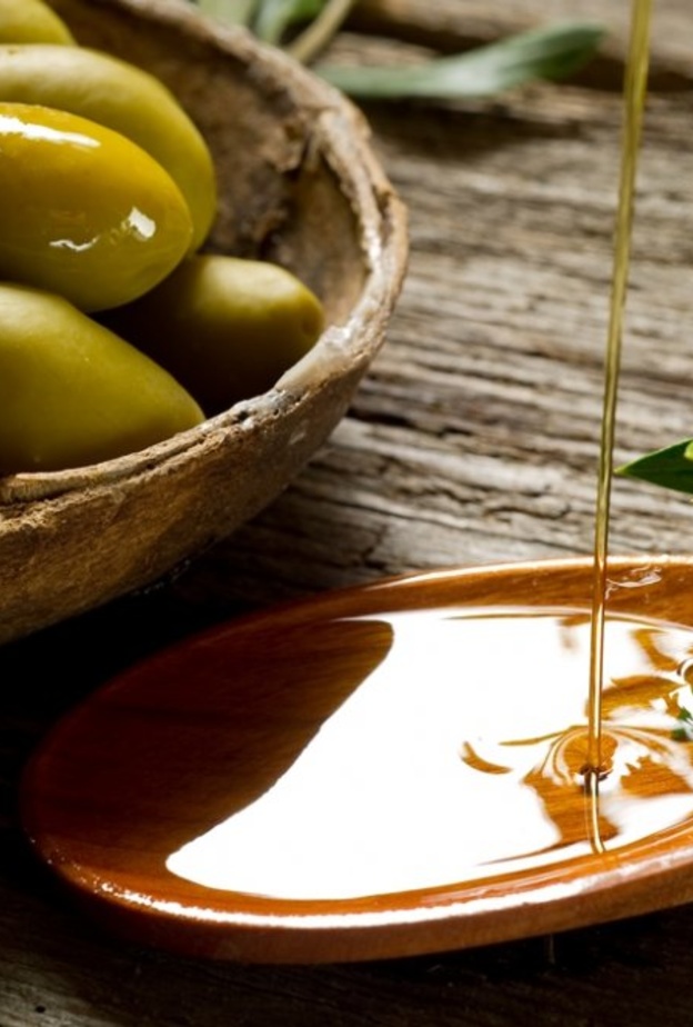 ما فائدة شرب ملعقة زيت زيتون على الريق