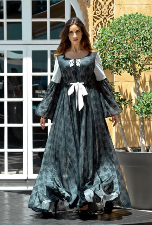 ثوب لرمضان باللون الأبيض من مجموعة بسمة بوسيل