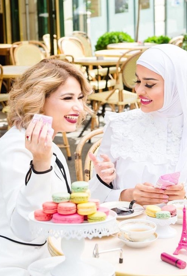 مرمر تختار الازياء البيضاء لفصل الصيف