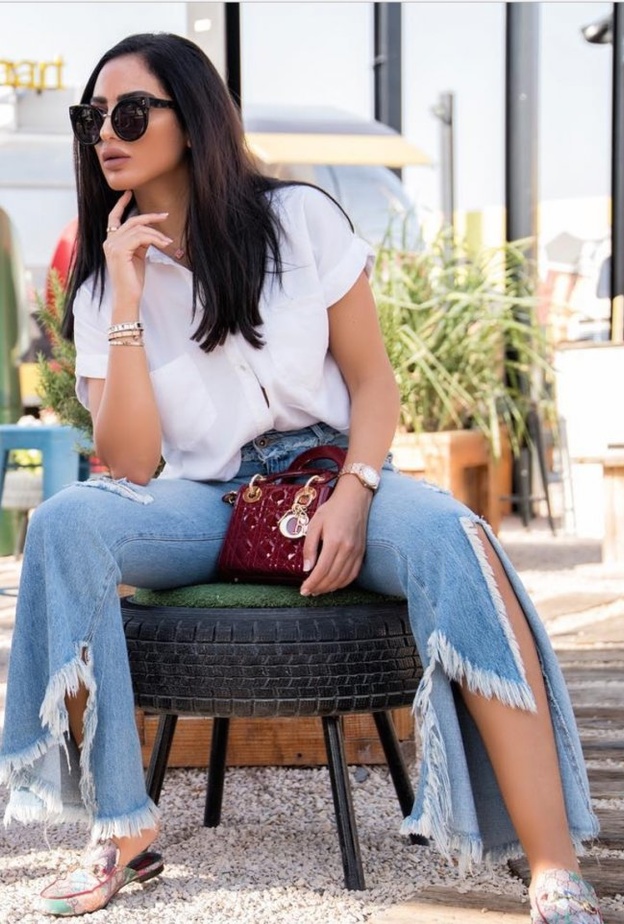 دانا ملحس باطلالة صباحية أنيقة