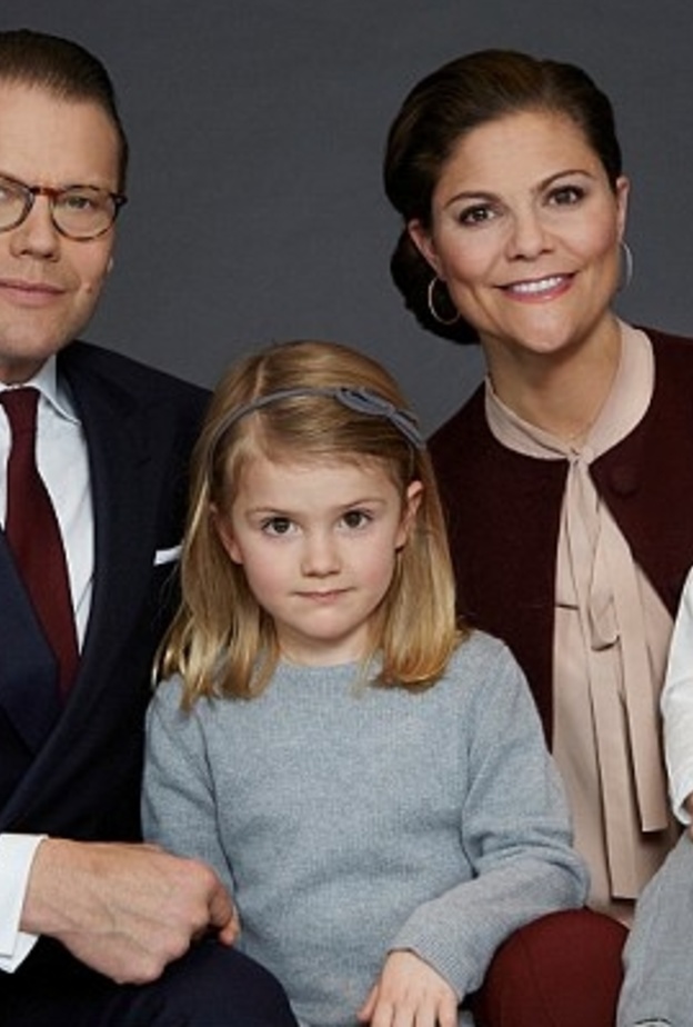 الأميرة فيكتوريا تنشر صورة رسمية لطفلها الثاني التقطتها بنفسها