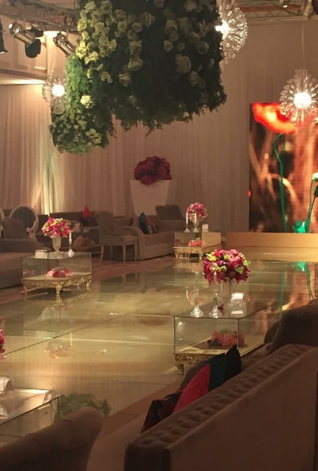 تنظيم قاعة زفاف من تصميم سارة آل الشيخ