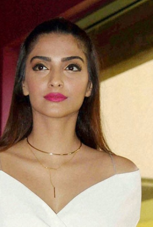 والد بريانكا توفي بعد صراع مع مرض السرطان