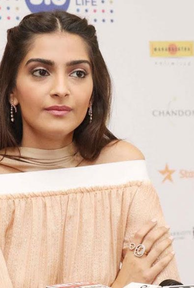 سونام كابور