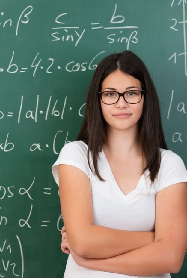 كثرة الكلام مع كثرة المعلومات من علامات الذكاء.