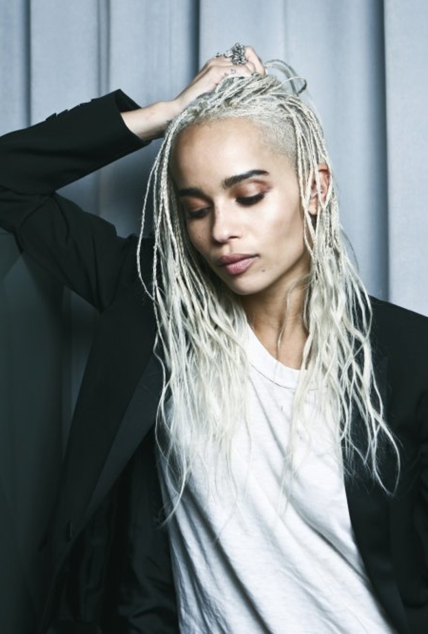 زوي كرافيتز سفيرة YSL BEAUTE العالمية الجديد للمكياج