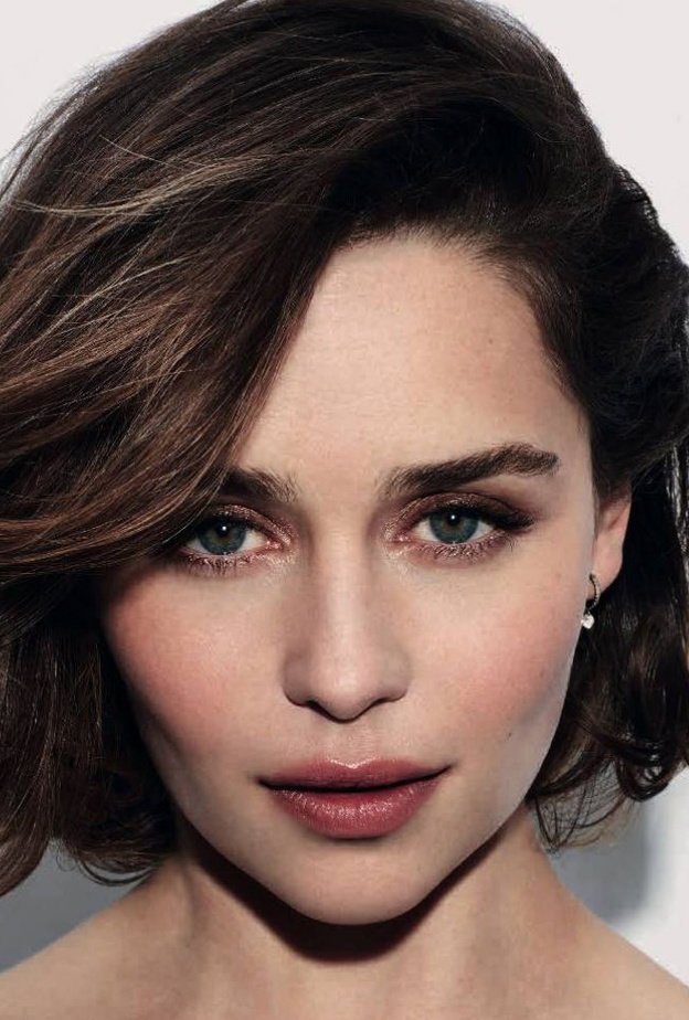 أميليا كلارك الوجه الجديد لعطر Dolce & Gabanna The One.