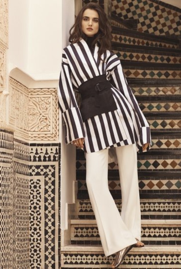 السروال الرسمي والقميص الهدل