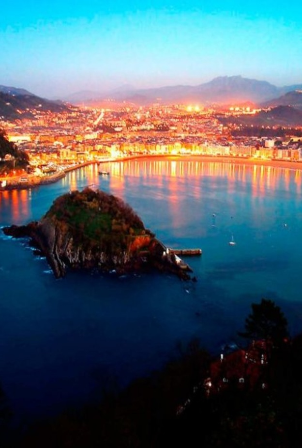 لا كونشا ليلاً.. مشهد ساحر